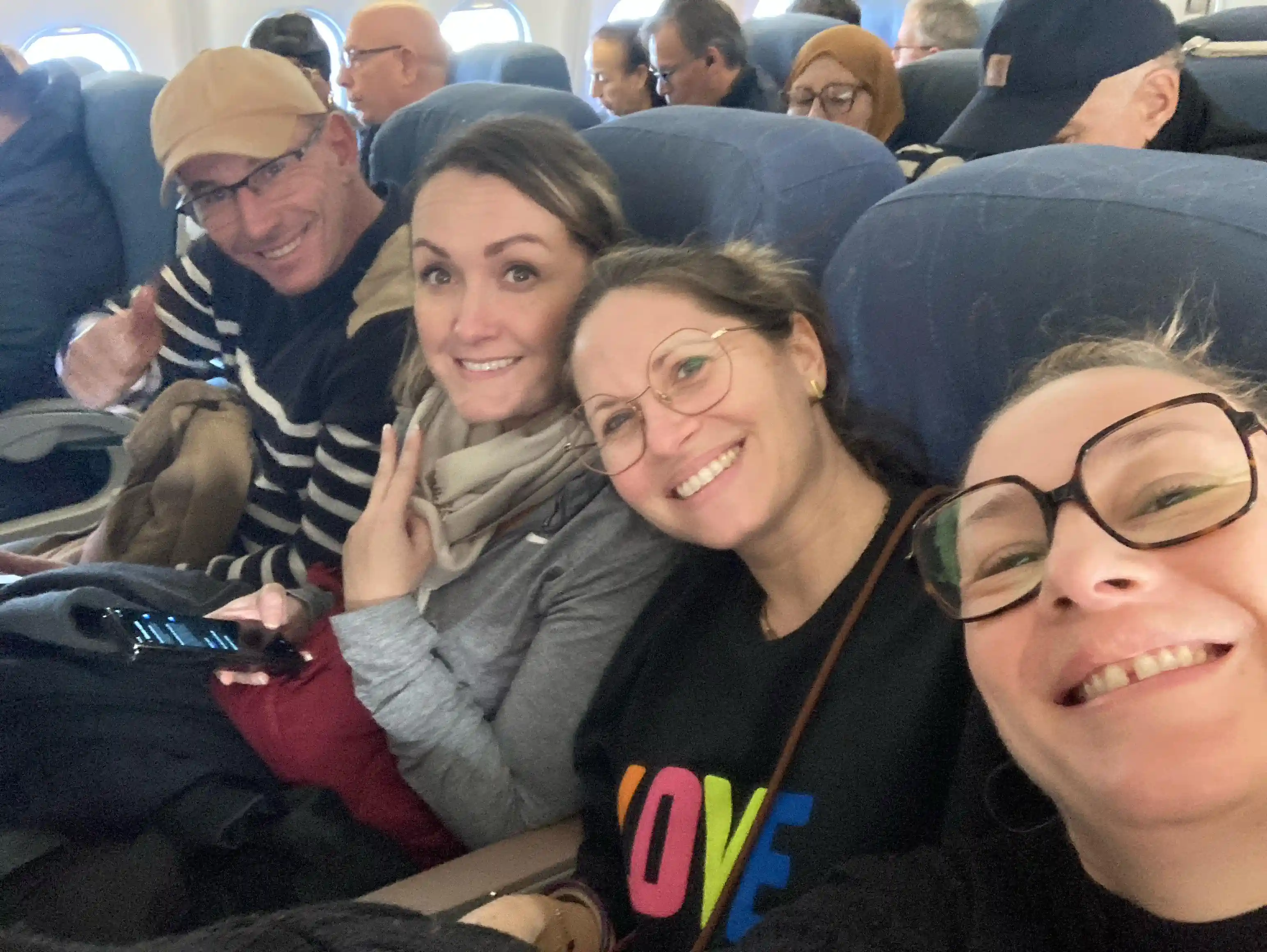 L'équipe dans l'avion